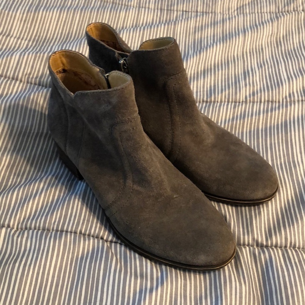 Lucky Brand Size 8M / 38 Gray Suede Leather Western Style Booties